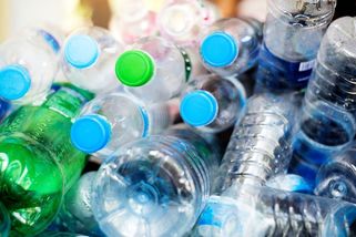 Zálohování petek je jen začátek, dojde i na další výrobky, plánuje ministr - Seznam Zprávy